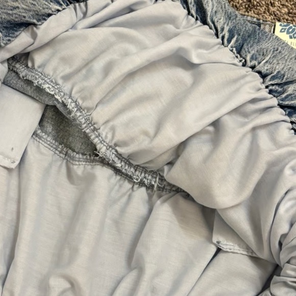 Dakota Blue (Junior XLg) Light-washed Denim Bubble Streetwear Cowgirl Mini Skirt - Picture 5 of 14